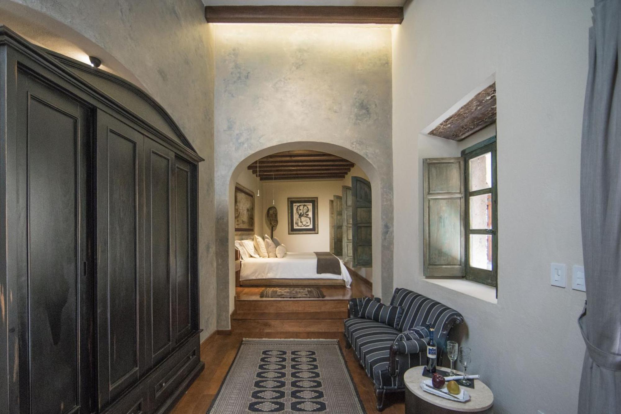 Casa No Name Small Luxury
