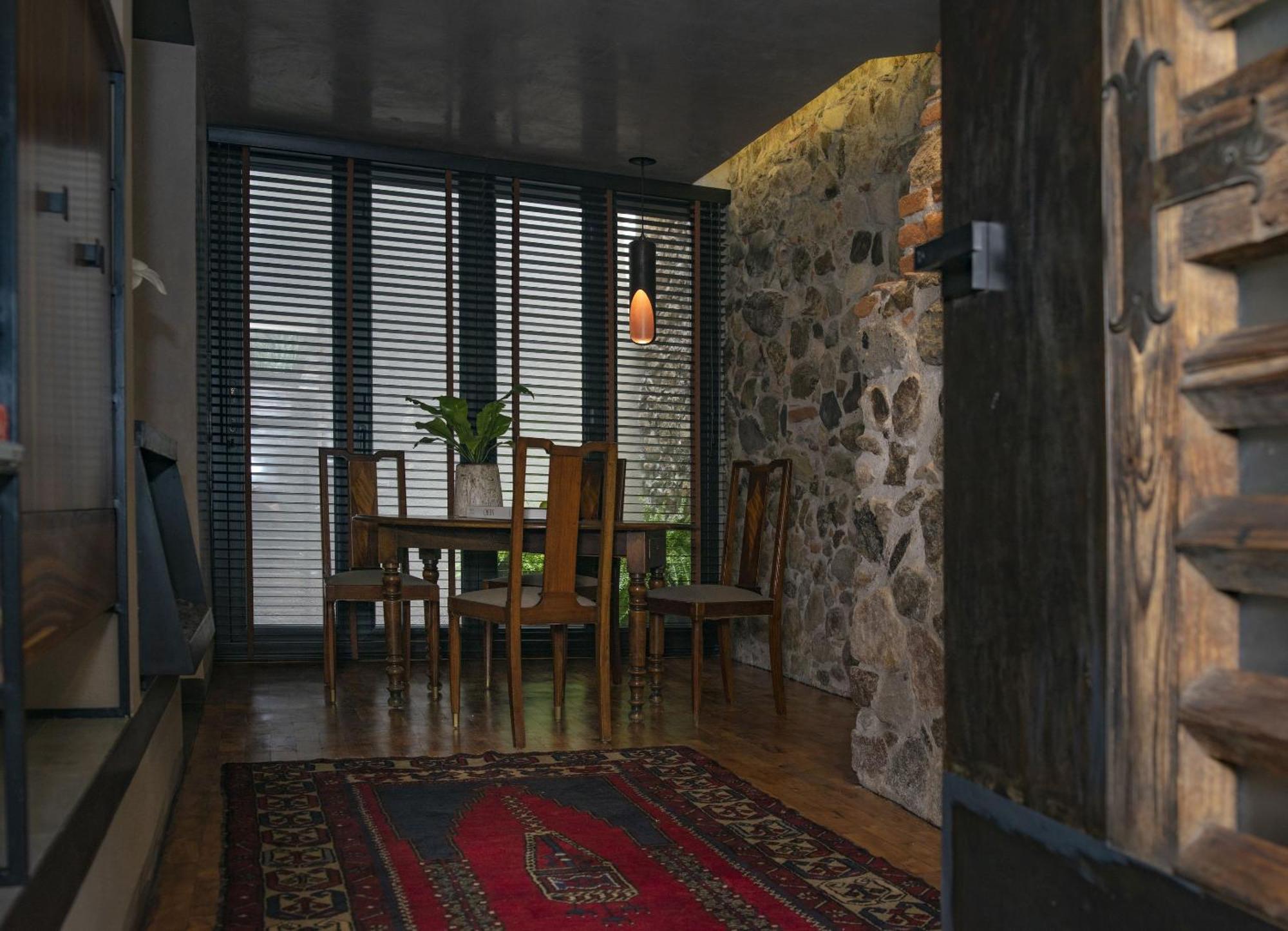 Casa No Name Small Luxury